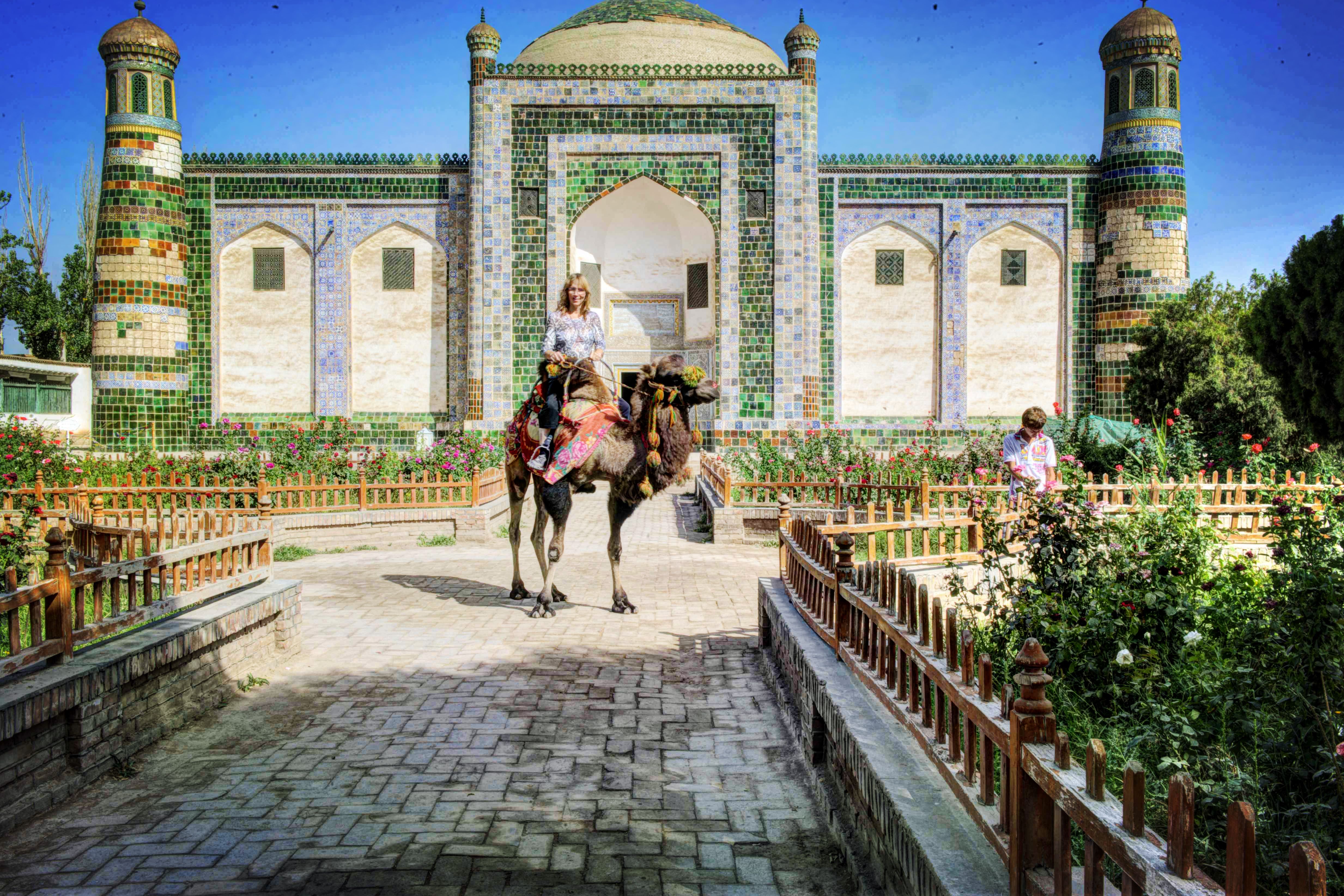 Apark Khoja Mazar1